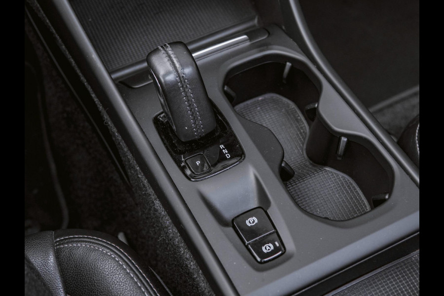 Volvo XC40 1.5 T5 Recharge Inscription Panoramadak/Camera/Carplay