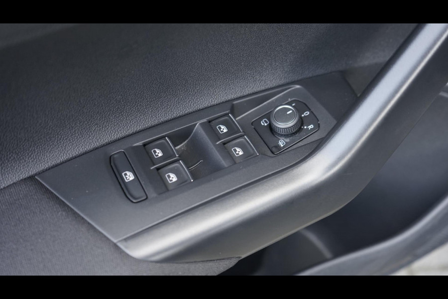 Volkswagen Polo 1.0 TSI 3x R-Line 110PK- AUTOMAAT-ACC-CAMERA-CARPLAY-DAB-GROOT NAVI-IQ LIGHT-KEYLESS-PANO-VIRTUEEL-WINTER-Etc