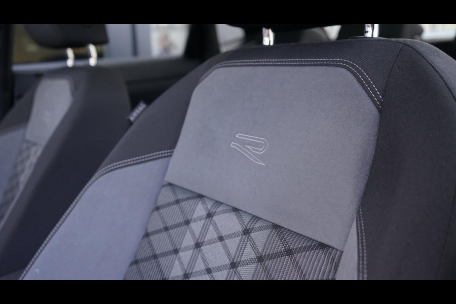 Volkswagen Polo 1.0 TSI 3x R-Line 110PK- AUTOMAAT-ACC-CAMERA-CARPLAY-DAB-GROOT NAVI-IQ LIGHT-KEYLESS-PANO-VIRTUEEL-WINTER-Etc