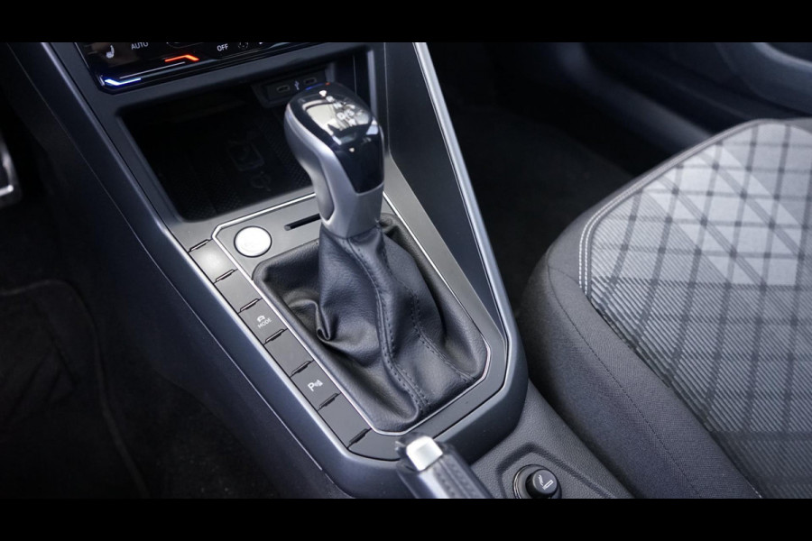 Volkswagen Polo 1.0 TSI 3x R-Line 110PK- AUTOMAAT-ACC-CAMERA-CARPLAY-DAB-GROOT NAVI-IQ LIGHT-KEYLESS-PANO-VIRTUEEL-WINTER-Etc