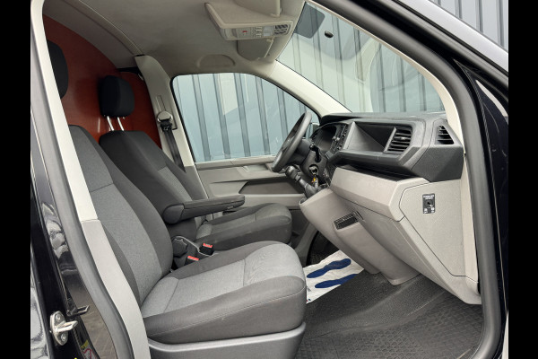 Volkswagen Transporter 2.0 TDI L2H1 28 Economy Business | Trekhaak | Apple Carplay/ Android Auto | Cruise control | Parkeersensoren |