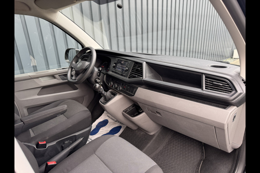 Volkswagen Transporter 2.0 TDI L2H1 28 Economy Business | Trekhaak | Apple Carplay/ Android Auto | Cruise control | Parkeersensoren |