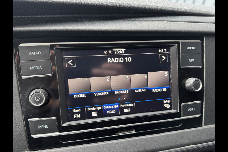 Volkswagen Transporter 2.0 TDI L2H1 28 Economy Business | Trekhaak | Apple Carplay/ Android Auto | Cruise control | Parkeersensoren |