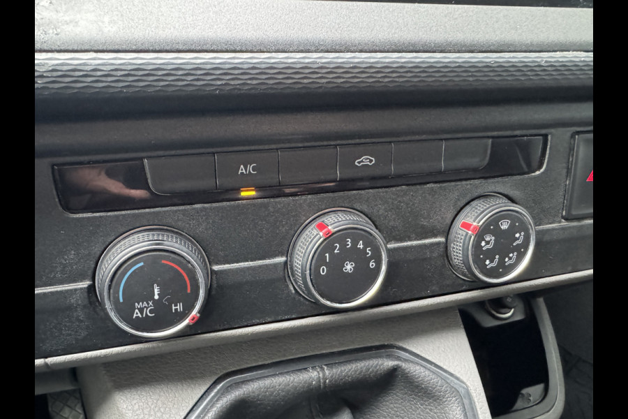 Volkswagen Transporter 2.0 TDI L2H1 28 Economy Business | Trekhaak | Apple Carplay/ Android Auto | Cruise control | Parkeersensoren |