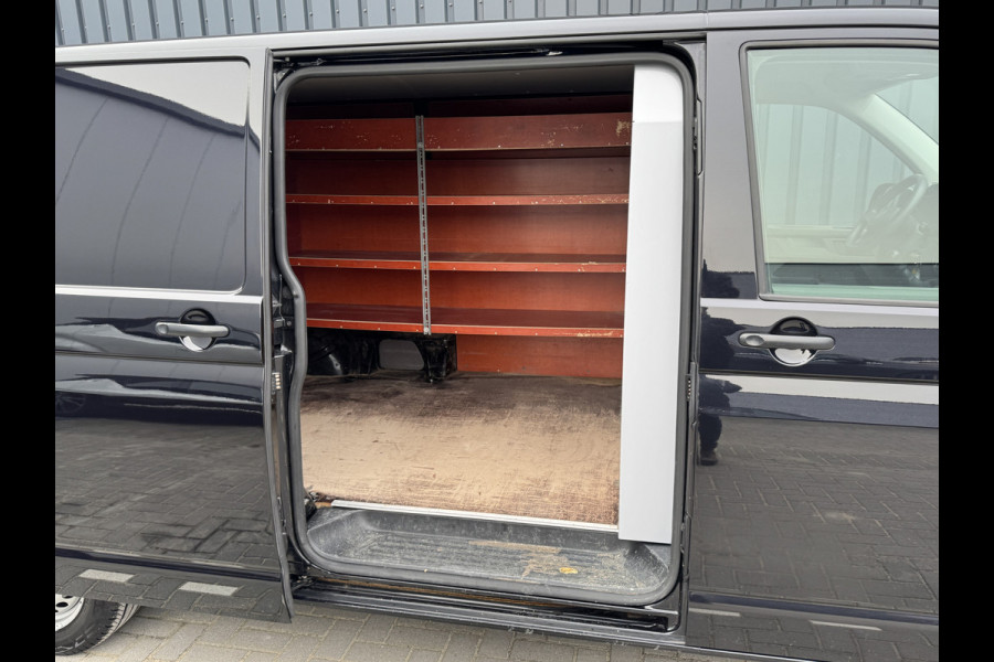 Volkswagen Transporter 2.0 TDI L2H1 28 Economy Business | Trekhaak | Apple Carplay/ Android Auto | Cruise control | Parkeersensoren |