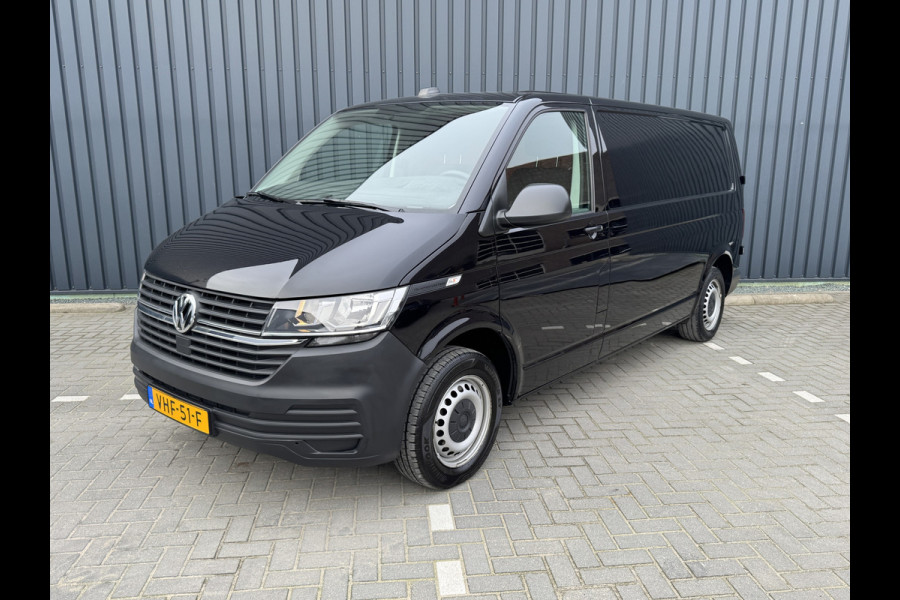 Volkswagen Transporter 2.0 TDI L2H1 28 Economy Business | Trekhaak | Apple Carplay/ Android Auto | Cruise control | Parkeersensoren |