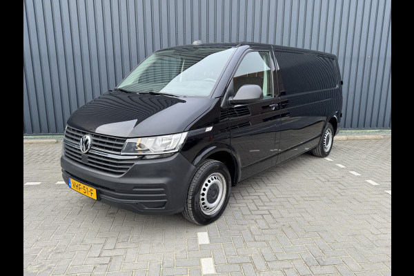 Volkswagen Transporter 2.0 TDI L2H1 28 Economy Business | Trekhaak | Apple Carplay/ Android Auto | Cruise control | Parkeersensoren |
