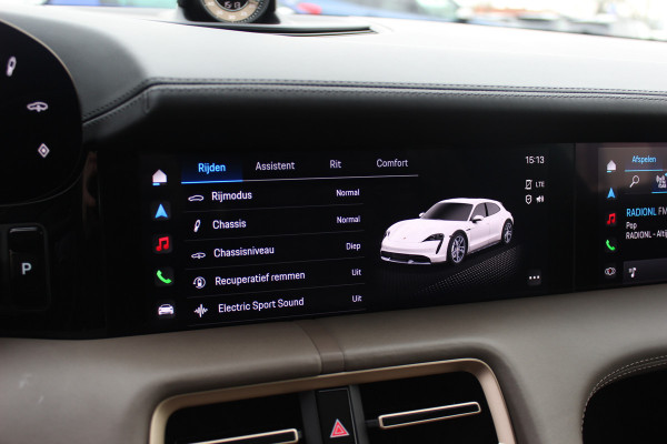 Porsche Taycan Cross Turismo 4 93 kWh / NL Auto! / NIEUWSTAAT! / Panoramadak / 360Camera / Passenger Display / Achterasbesturing / Matrix LED / 21'' / Adaptieve Stoelen / Luchtvering / Stoelventilatie / Dodehoek / Stuurverwarming