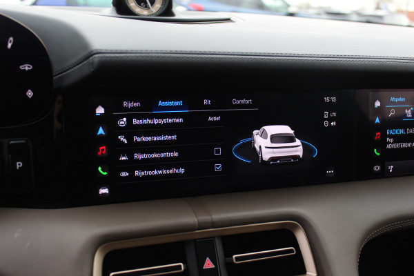 Porsche Taycan Cross Turismo 4 93 kWh / NL Auto! / NIEUWSTAAT! / Panoramadak / 360Camera / Passenger Display / Achterasbesturing / Matrix LED / 21'' / Adaptieve Stoelen / Luchtvering / Stoelventilatie / Dodehoek / Stuurverwarming