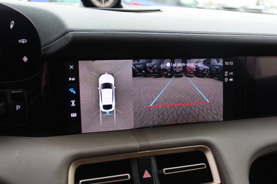 Porsche Taycan Cross Turismo 4 93 kWh / NL Auto! / NIEUWSTAAT! / Panoramadak / 360Camera / Passenger Display / Achterasbesturing / Matrix LED / 21'' / Adaptieve Stoelen / Luchtvering / Stoelventilatie / Dodehoek / Stuurverwarming