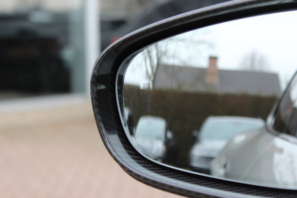 Porsche Taycan Cross Turismo 4 93 kWh / NL Auto! / NIEUWSTAAT! / Panoramadak / 360Camera / Passenger Display / Achterasbesturing / Matrix LED / 21'' / Adaptieve Stoelen / Luchtvering / Stoelventilatie / Dodehoek / Stuurverwarming