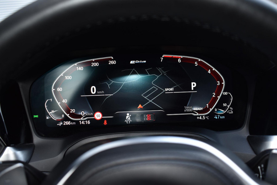 BMW 3 Serie Touring 330e Plugin Hybrid 292PK Aut. M-Sport | Panodak | Dravitgrau Individual | Trekhaak | Leder | Incl. garantie