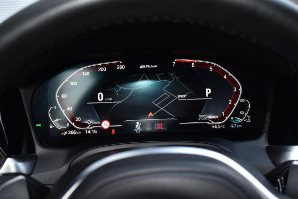 BMW 3 Serie Touring 330e Plugin Hybrid 292PK Aut. M-Sport | Panodak | Dravitgrau Individual | Trekhaak | Leder | Incl. garantie