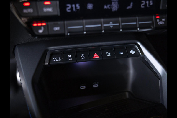 Audi A3 Sportback 35 TFSI S edition / 150pk / Panorama dak / Sonos / Achteruitrij camera /