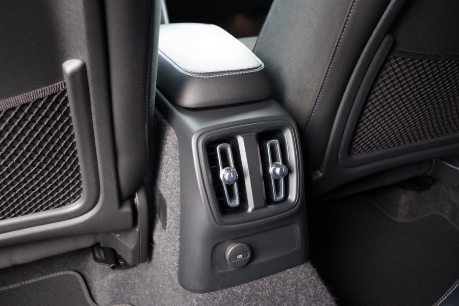 Volvo XC40 1.5 T4 211 PK Recharge R-Design PHEV, Harman/Kardon, Adap. Cruise Control, LED