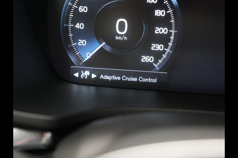 Volvo V60 T6 AWD Core Bright LONG RANGE Plug In Hybrid 350pk Dealer O.H. PHEV | Adaptive Cruise | 360 Camera | Voorstoelen & Stuur Verwarmd | Apple Carplay | Keyless | Navigatie | Virtual | DAB |