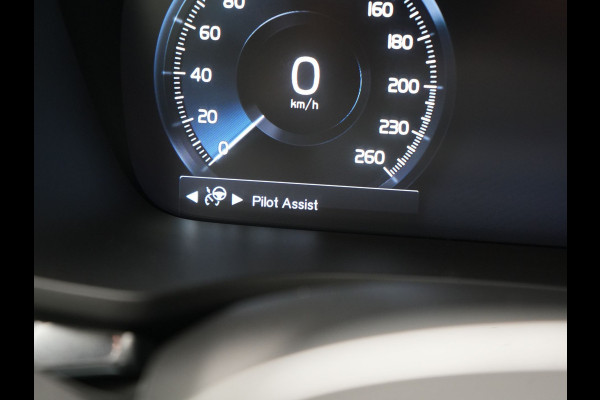 Volvo V60 T6 AWD Core Bright LONG RANGE Plug In Hybrid 350pk Dealer O.H. PHEV | Adaptive Cruise | 360 Camera | Voorstoelen & Stuur Verwarmd | Apple Carplay | Keyless | Navigatie | Virtual | DAB |