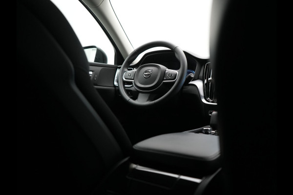 Volvo V60 T6 AWD Core Bright LONG RANGE Plug In Hybrid 350pk Dealer O.H. PHEV | Adaptive Cruise | 360 Camera | Voorstoelen & Stuur Verwarmd | Apple Carplay | Keyless | Navigatie | Virtual | DAB |