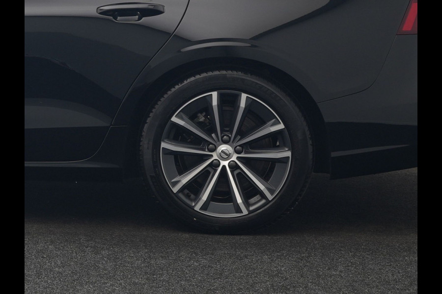 Volvo V60 T6 AWD Core Bright LONG RANGE Plug In Hybrid 350pk Dealer O.H. PHEV | Adaptive Cruise | 360 Camera | Voorstoelen & Stuur Verwarmd | Apple Carplay | Keyless | Navigatie | Virtual | DAB |