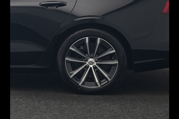 Volvo V60 T6 AWD Core Bright LONG RANGE Plug In Hybrid 350pk Dealer O.H. PHEV | Adaptive Cruise | 360 Camera | Voorstoelen & Stuur Verwarmd | Apple Carplay | Keyless | Navigatie | Virtual | DAB |