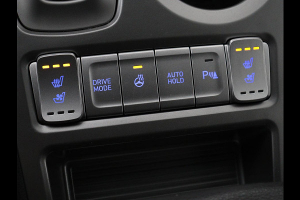 Hyundai Kona EV Premium 64 kWh | SOH 100% | 3 Fase | Stoelventilatie | Head-Up | Leder | Adaptive cruise | Carplay | Stoelverwarming | Navigatie | Keyless | Climate control
