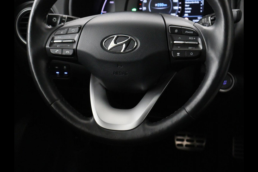 Hyundai Kona EV Premium 64 kWh | SOH 100% | 3 Fase | Stoelventilatie | Head-Up | Leder | Adaptive cruise | Carplay | Stoelverwarming | Navigatie | Keyless | Climate control