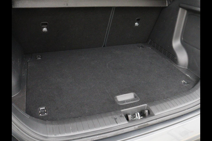 Hyundai Kona EV Premium 64 kWh | SOH 100% | 3 Fase | Stoelventilatie | Head-Up | Leder | Adaptive cruise | Carplay | Stoelverwarming | Navigatie | Keyless | Climate control