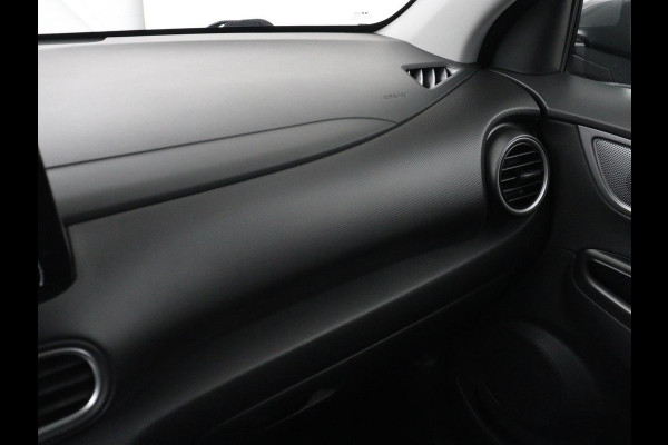 Hyundai Kona EV Premium 64 kWh | SOH 100% | 3 Fase | Stoelventilatie | Head-Up | Leder | Adaptive cruise | Carplay | Stoelverwarming | Navigatie | Keyless | Climate control