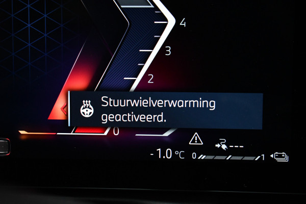 BMW 3 Serie Touring 330e M-Sport Pano ACC Trekh H/K HUD 19inch Stuurverw