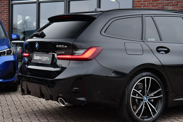 BMW 3 Serie Touring 330e M-Sport Pano ACC Trekh H/K HUD 19inch Stuurverw