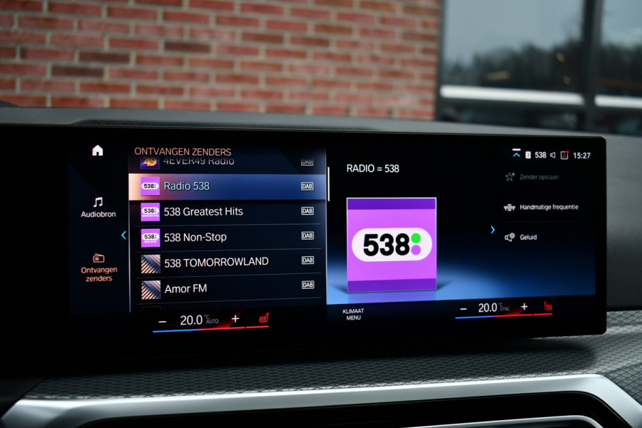 BMW 3 Serie Touring 330e M-Sport Pano ACC Trekh H/K HUD 19inch Stuurverw