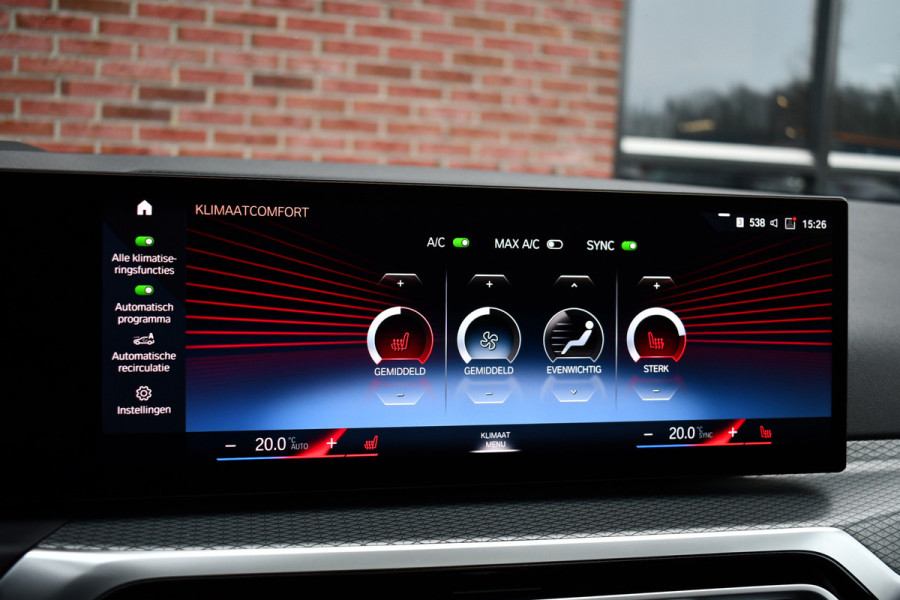 BMW 3 Serie Touring 330e M-Sport Pano ACC Trekh H/K HUD 19inch Stuurverw