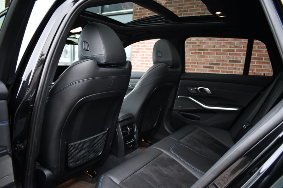 BMW 3 Serie Touring 330e M-Sport Pano ACC Trekh H/K HUD 19inch Stuurverw