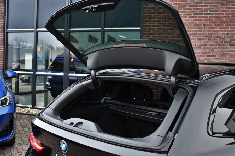 BMW 3 Serie Touring 330e M-Sport Pano ACC Trekh H/K HUD 19inch Stuurverw
