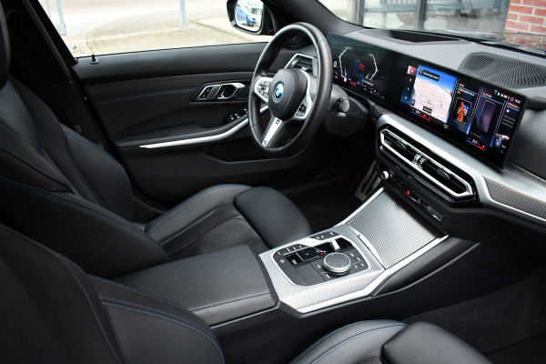 BMW 3 Serie Touring 330e M-Sport Pano ACC Trekh H/K HUD 19inch Stuurverw
