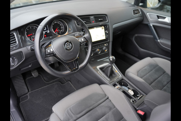 Volkswagen Golf 1.0 TSI Comfortline Business | Adaptive Cruise | Stoelverwarming | Android/Apple Carplay