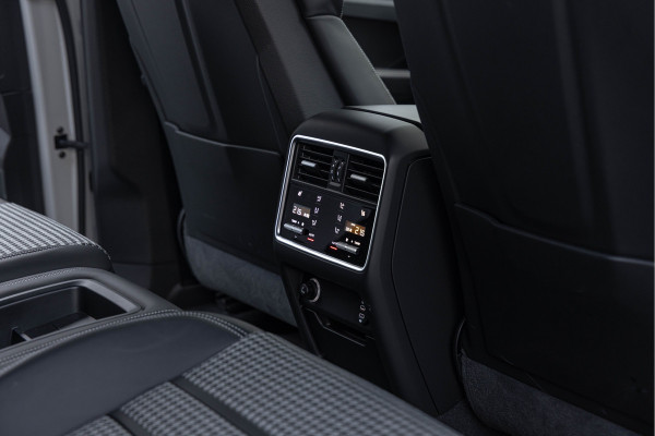 Porsche Cayenne Coupé 4.0 Turbo S E-Hybrid Keramisch Akrapovic PPF Innodrive Lightweight Pack