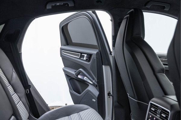 Porsche Cayenne Coupé 4.0 Turbo S E-Hybrid Keramisch Akrapovic PPF Innodrive Lightweight Pack