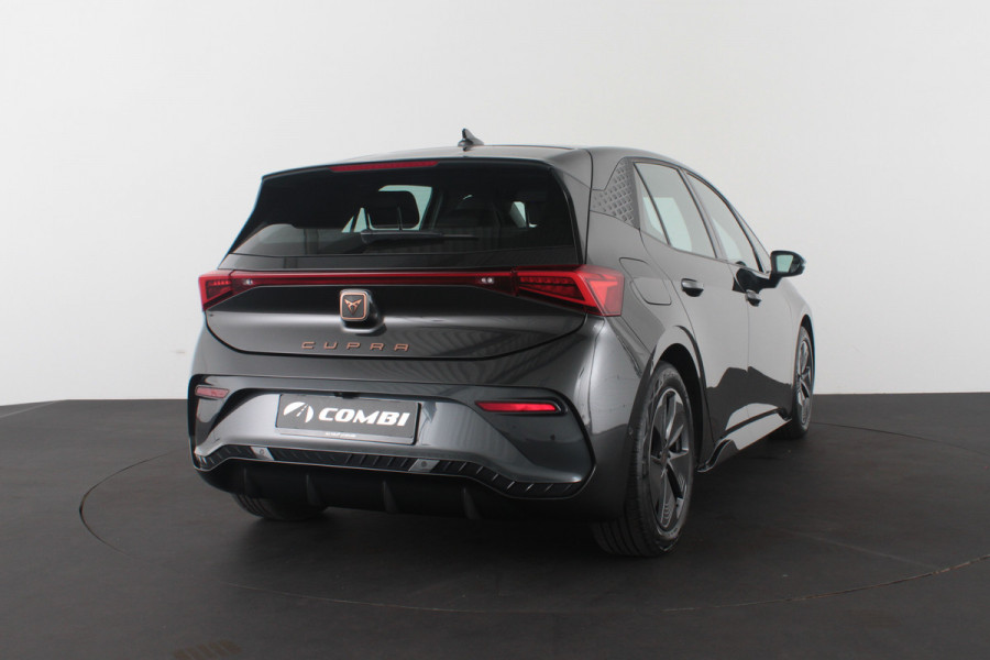 CUPRA Born Business Plus 62 kWh > 360°camera/Stoel en stuur verwarming/Quasar Gray/Keyless... | 3742 |