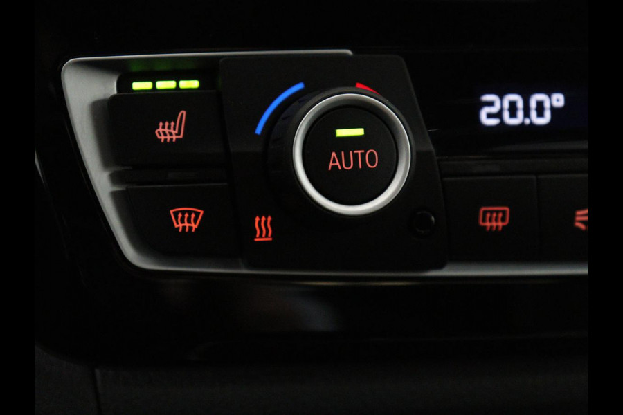 BMW 4 Serie Coupé 418i M Sport | Schuifdak | Leder | Stoelverwarming | 20'' | Sportstoelen | Full LED | Navigatie | Parkeerhulp | Climate control | Cruise control | 74.200km NAP