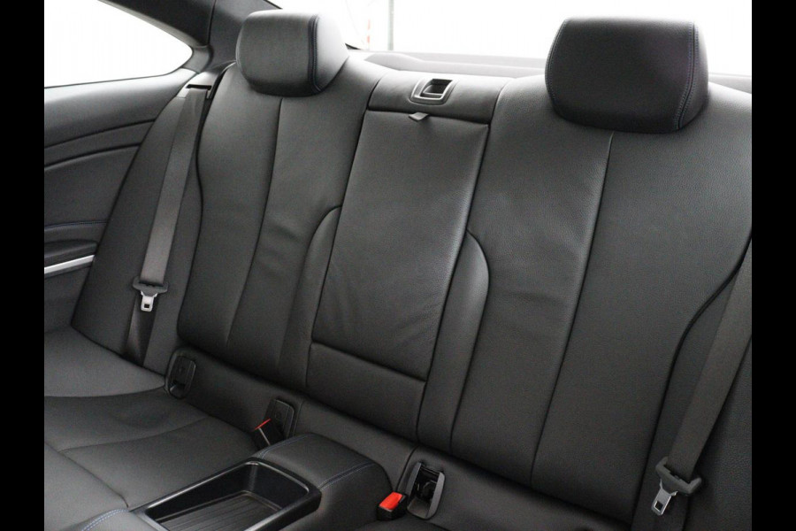 BMW 4 Serie Coupé 418i M Sport | Schuifdak | Leder | Stoelverwarming | 20'' | Sportstoelen | Full LED | Navigatie | Parkeerhulp | Climate control | Cruise control | 74.200km NAP