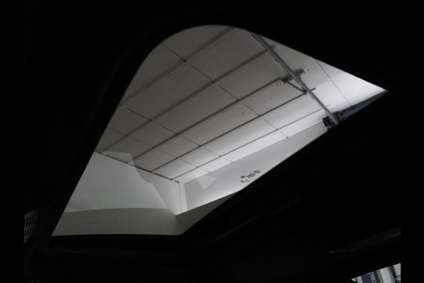 BMW 4 Serie Coupé 418i M Sport | Schuifdak | Leder | Stoelverwarming | 20'' | Sportstoelen | Full LED | Navigatie | Parkeerhulp | Climate control | Cruise control | 74.200km NAP