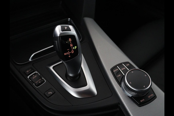 BMW 4 Serie Coupé 418i M Sport | Schuifdak | Leder | Stoelverwarming | 20'' | Sportstoelen | Full LED | Navigatie | Parkeerhulp | Climate control | Cruise control | 74.200km NAP