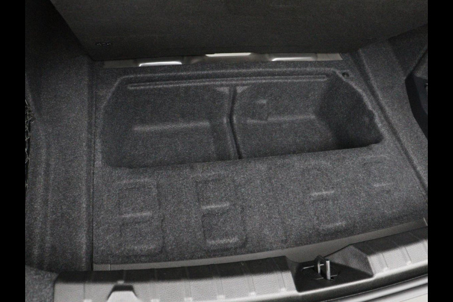 BMW 4 Serie Coupé 418i M Sport | Schuifdak | Leder | Stoelverwarming | 20'' | Sportstoelen | Full LED | Navigatie | Parkeerhulp | Climate control | Cruise control | 74.200km NAP