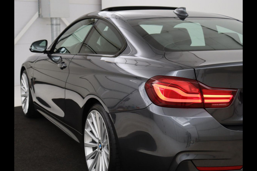 BMW 4 Serie Coupé 418i M Sport | Schuifdak | Leder | Stoelverwarming | 20'' | Sportstoelen | Full LED | Navigatie | Parkeerhulp | Climate control | Cruise control | 74.200km NAP