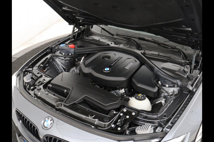 BMW 4 Serie Coupé 418i M Sport | Schuifdak | Leder | Stoelverwarming | 20'' | Sportstoelen | Full LED | Navigatie | Parkeerhulp | Climate control | Cruise control | 74.200km NAP