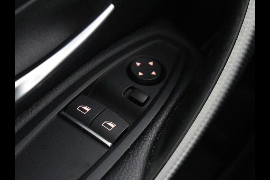 BMW 4 Serie Coupé 418i M Sport | Schuifdak | Leder | Stoelverwarming | 20'' | Sportstoelen | Full LED | Navigatie | Parkeerhulp | Climate control | Cruise control | 74.200km NAP