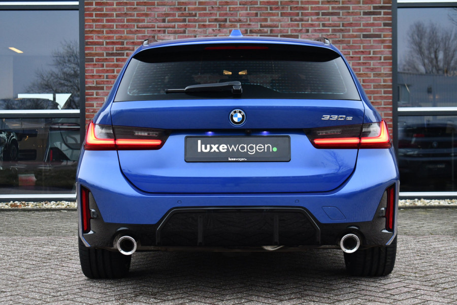 BMW 3 Serie Touring 330e M-Sport Pano ACC Trekhaak HiFi 19inch