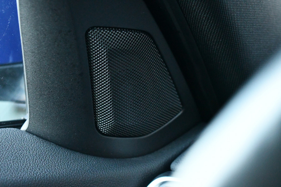 BMW 3 Serie Touring 330e M-Sport Pano ACC Trekhaak HiFi 19inch