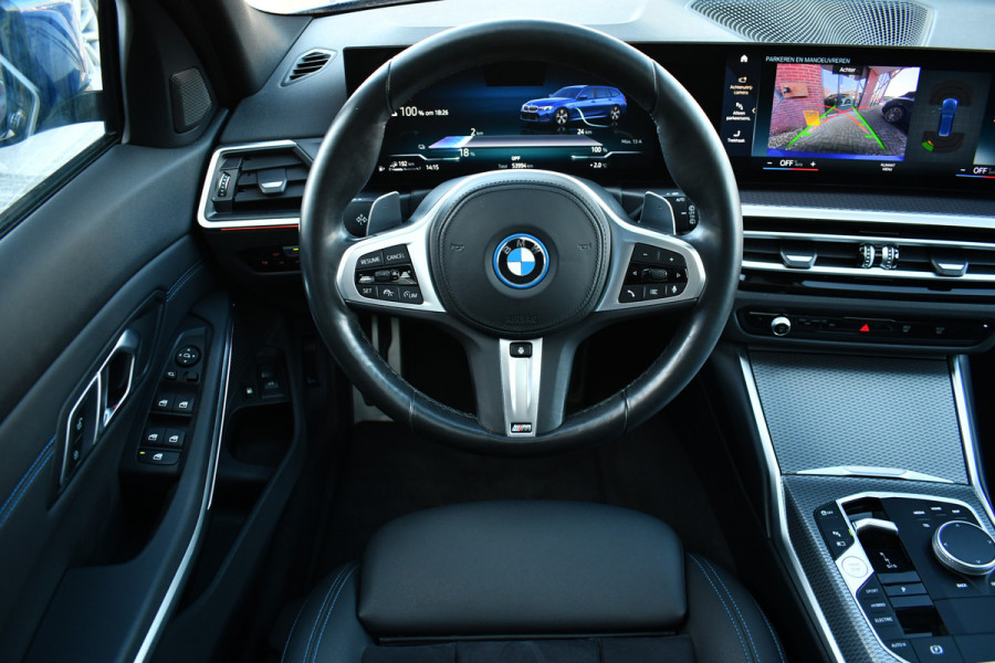 BMW 3 Serie Touring 330e M-Sport Pano ACC Trekhaak HiFi 19inch